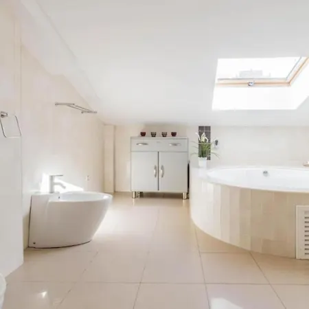 Bay Duplex Gerona